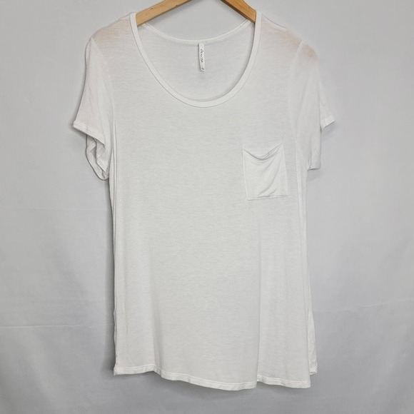 Active USA White Scoop Neck Short Sleeve Shirt - Picture 5 of 13